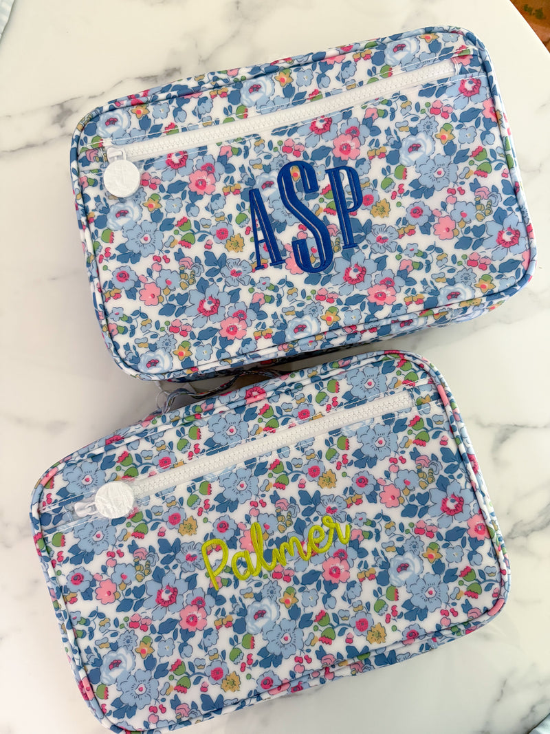 Bundle Up2 Hanging Activity/Toiletry Bag no
