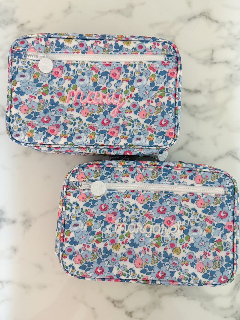 Bundle Up2 Hanging Activity/Toiletry Bag no